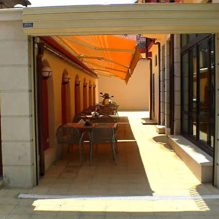 Hotel Sofia Family 3*